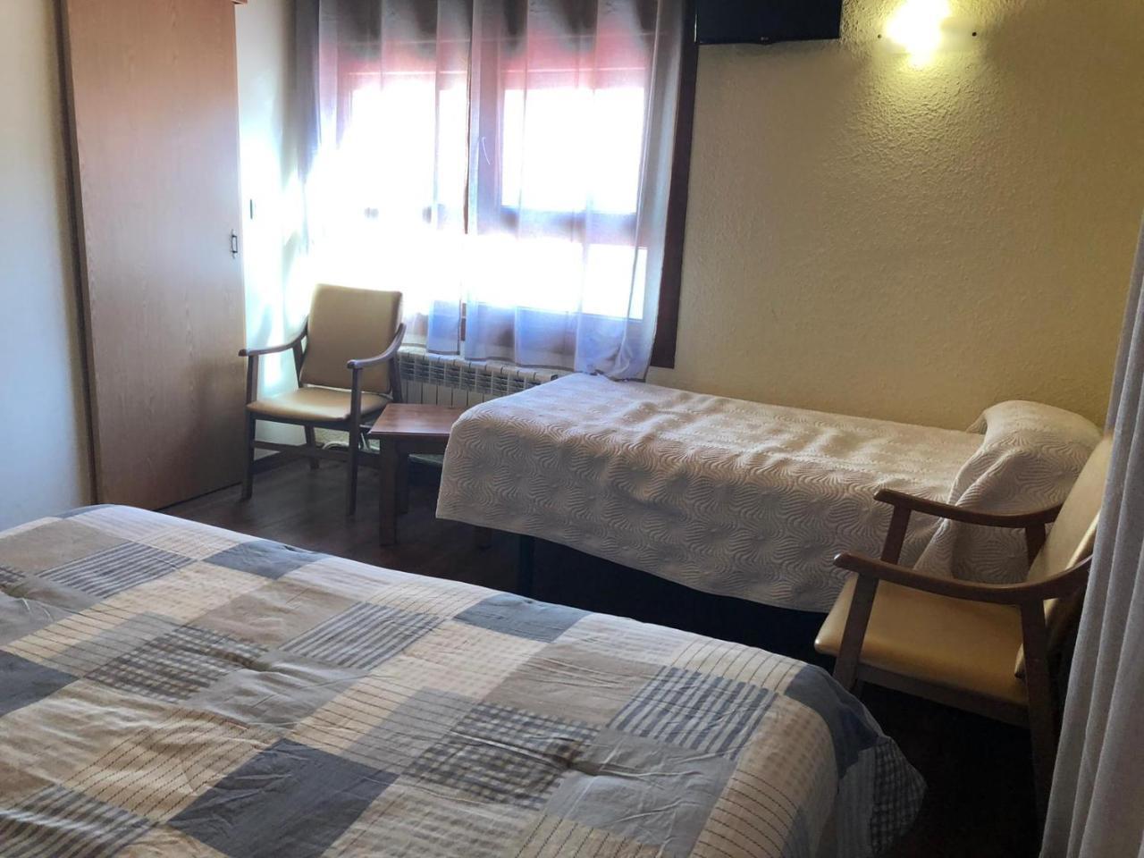 Hotel Sarao エスカリリャ エクステリア 写真