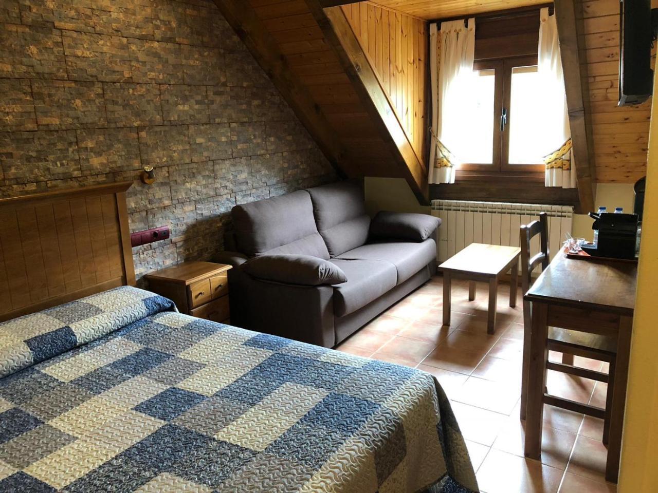 Hotel Sarao エスカリリャ エクステリア 写真
